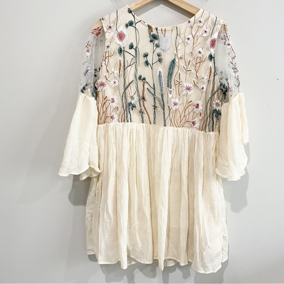 UMGEE Floral Embroidered Boho Bell Sleeves Sheer Size Medium - Picture 1 of 14